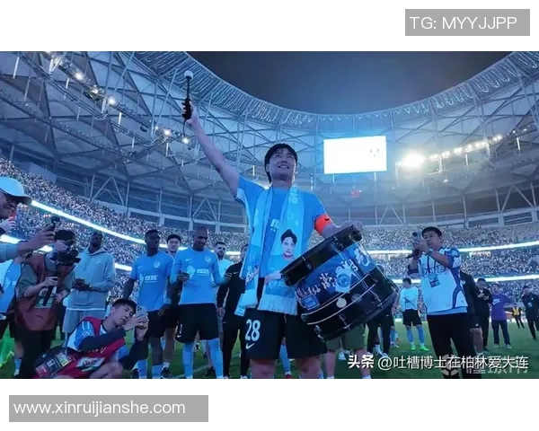 25号足球明星因病缺席比赛球迷们的担忧与期待交织