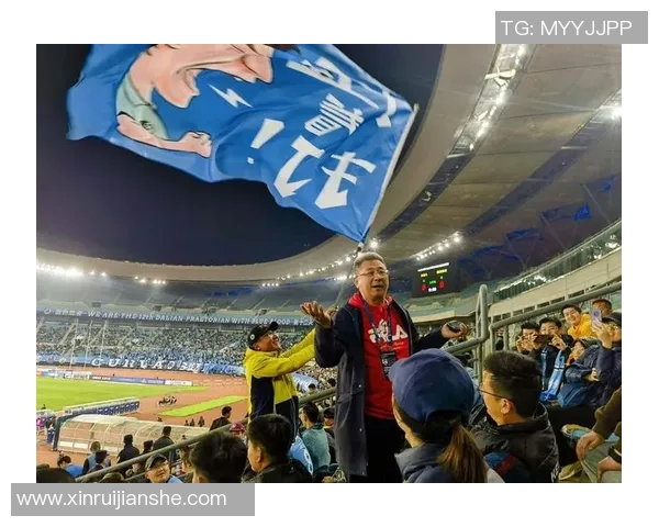 足球明星在采访中遭遇尴尬瞬间引发热议网友纷纷调侃视频曝光后反响热烈